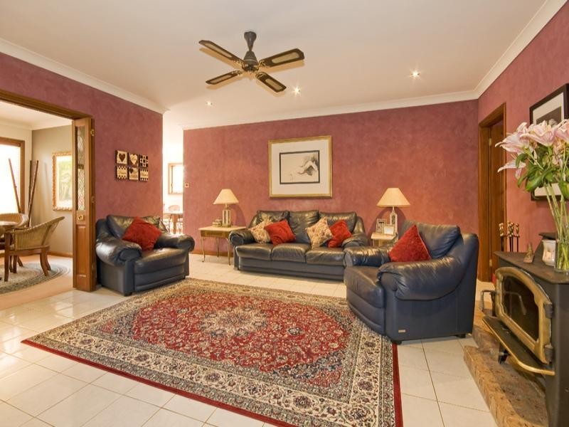 12 Winchcombe Place, Castle Hill NSW 2154