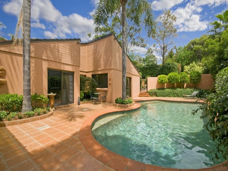 12 Winchcombe Place, Castle Hill NSW 2154