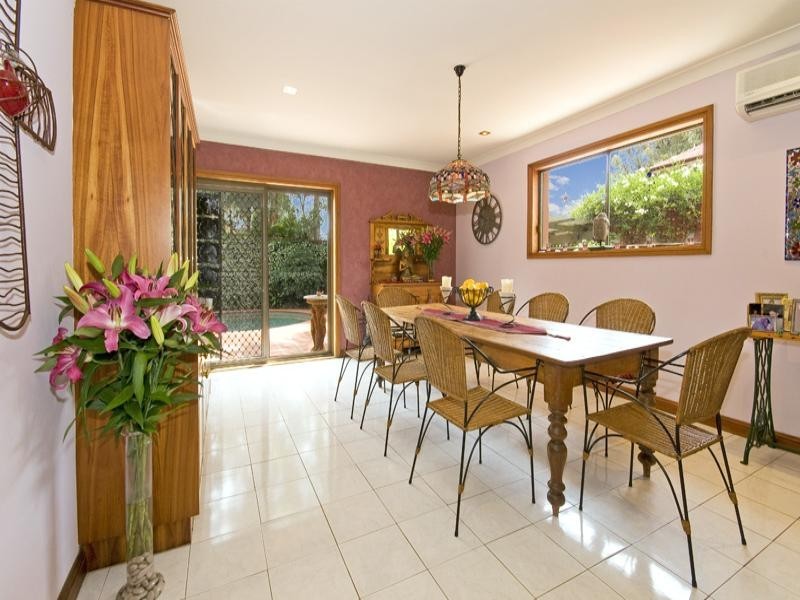 12 Winchcombe Place, Castle Hill NSW 2154
