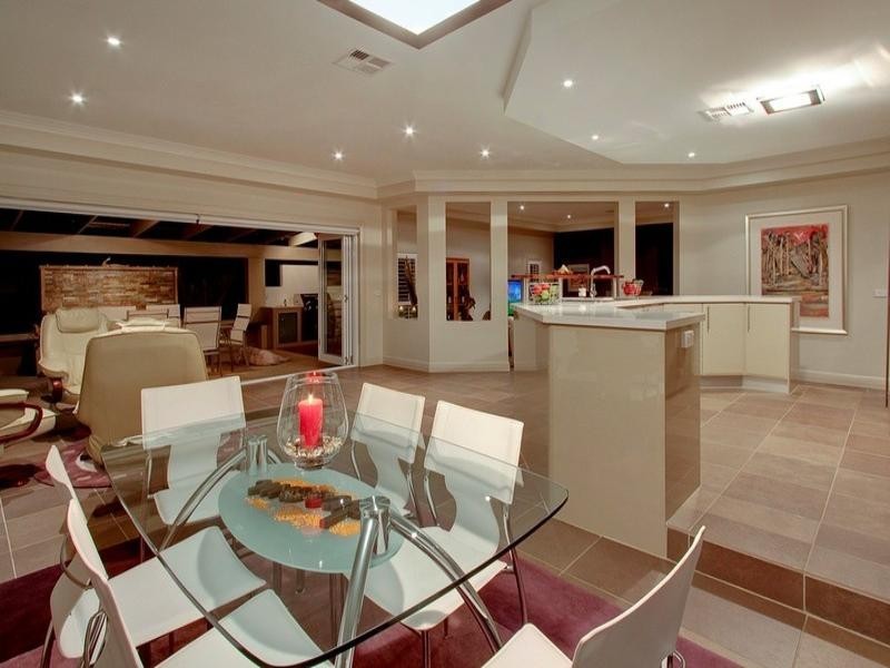 17 Pipersbrook Crescent, Bella Vista NSW 2153