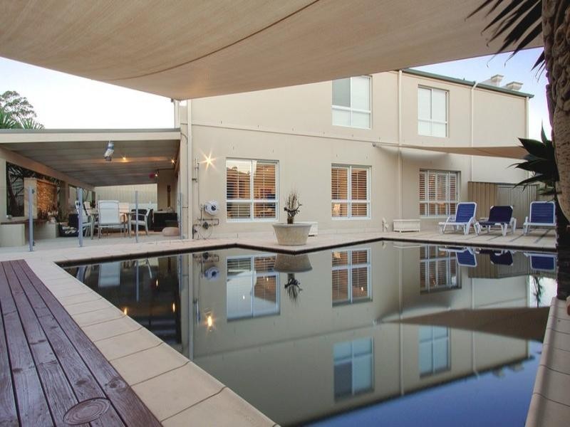 17 Pipersbrook Crescent, Bella Vista NSW 2153