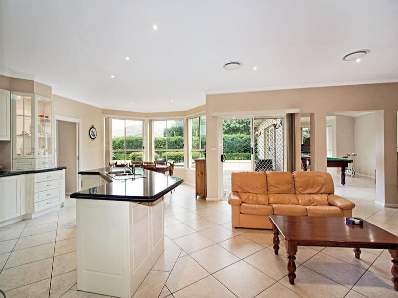 10 Glenview Close, Bella Vista NSW 2153