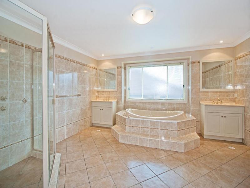 10 Glenview Close, Bella Vista NSW 2153