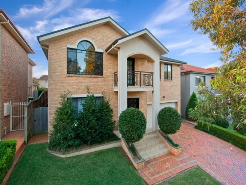 30 Broadleaf Crescent, Beaumont Hills NSW 2155
