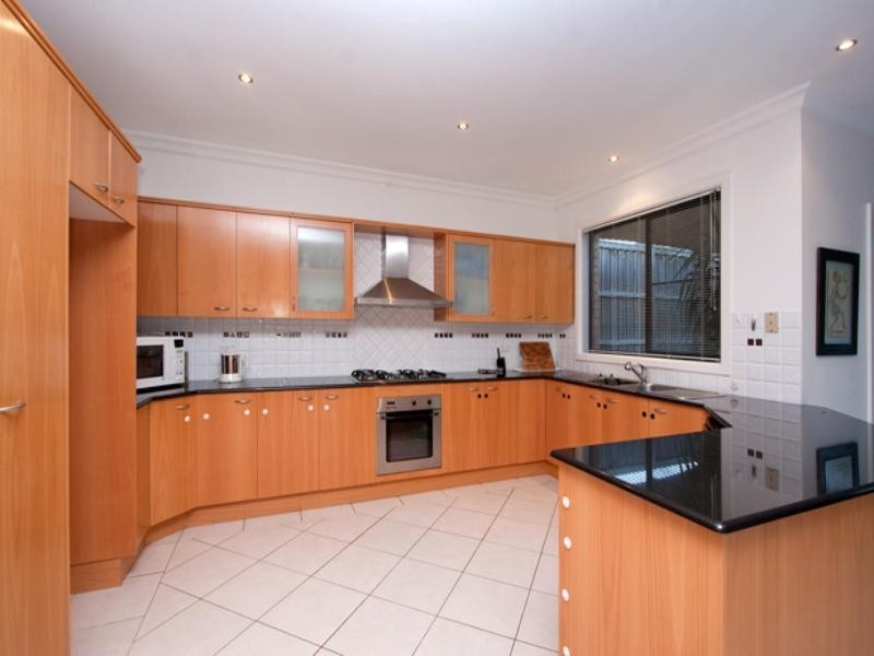 30 Broadleaf Crescent, Beaumont Hills NSW 2155