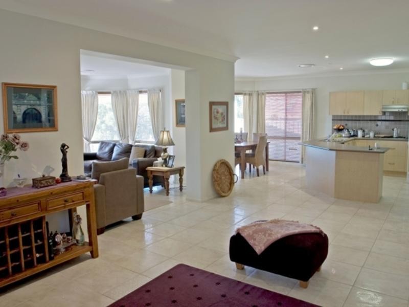 14 Glenroy Place, Glenwood NSW 2768