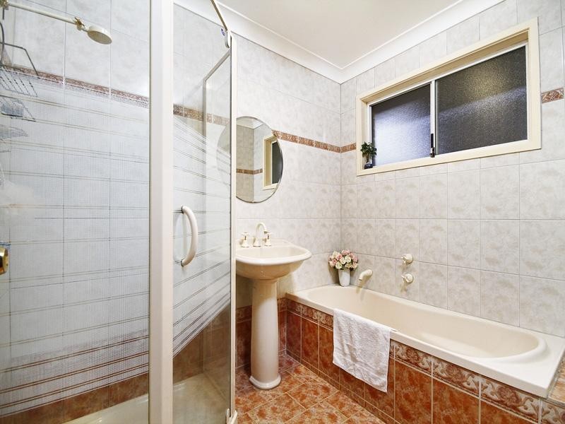 8 Marton Crescent, Kings Langley NSW 2147