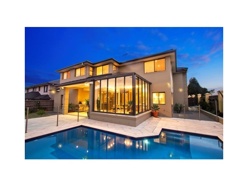 16 Pipersbrook Crescent, Bella Vista NSW 2153