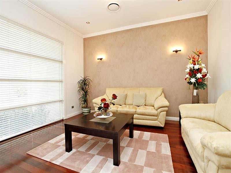 1 Queens Court, Castle Hill NSW 2154