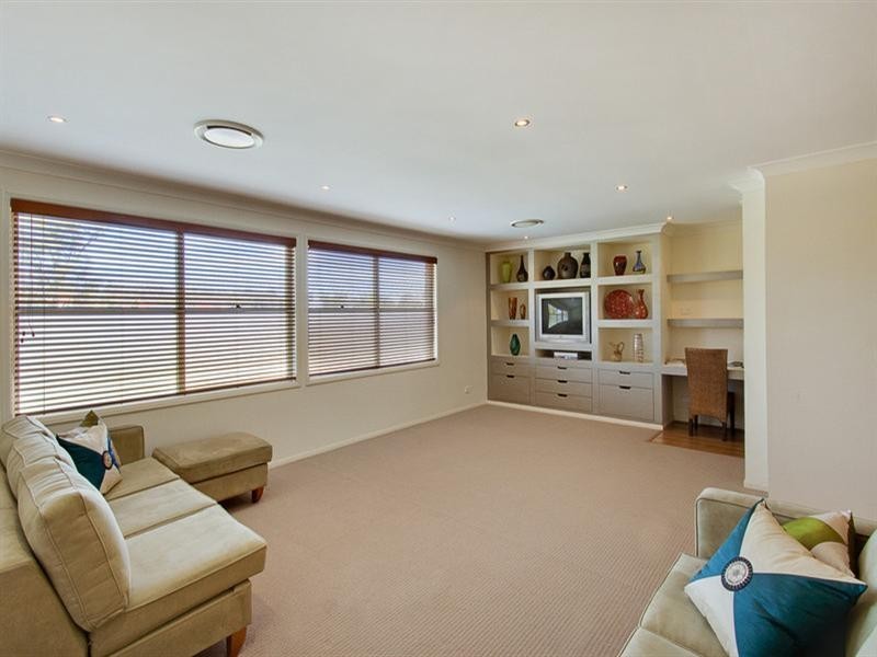 44 Orleans Way, Castle Hill NSW 2154