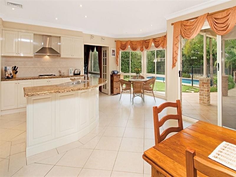 4 Chepstow Drive, Castle Hill NSW 2154