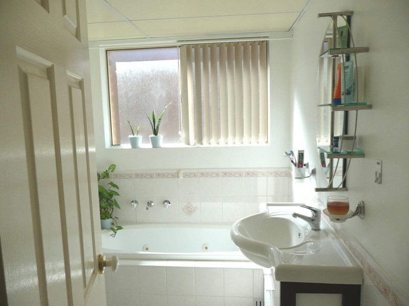 2/102 Stapleton Street, Pendle Hill NSW 2145