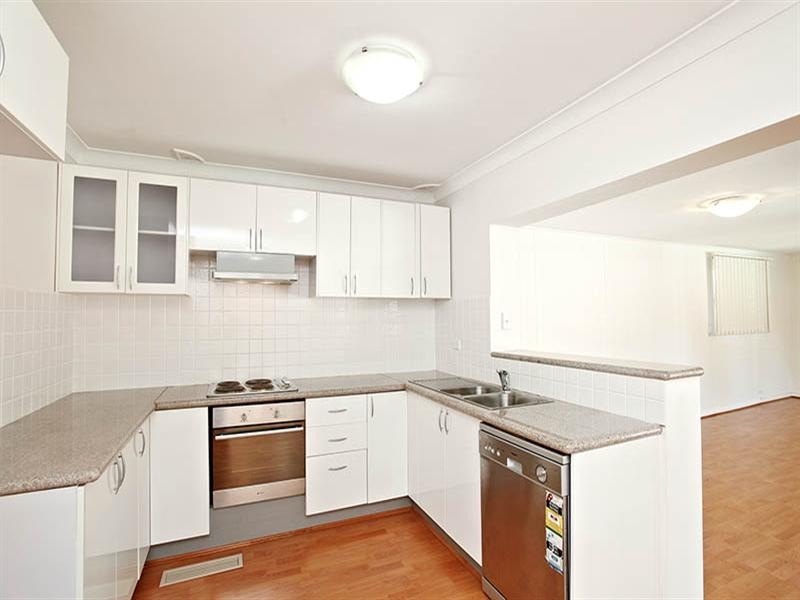 16 Carinyah Crescent, Castle Hill NSW 2154