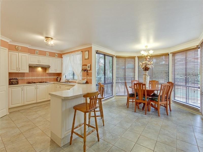 16 Arnold Janssen Drive, Beaumont Hills NSW 2155