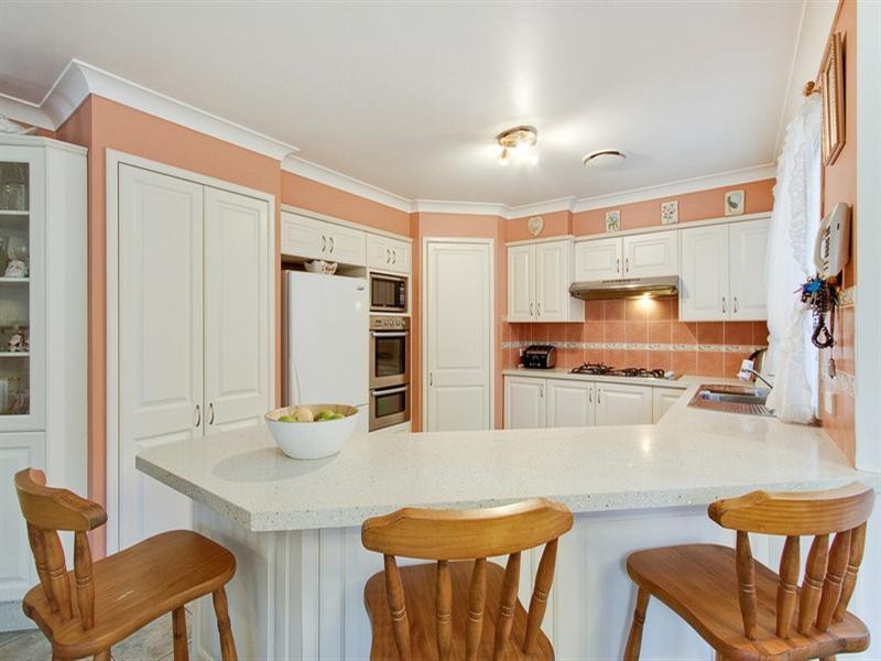 16 Arnold Janssen Drive, Beaumont Hills NSW 2155