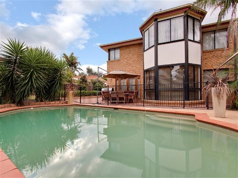 16 Arnold Janssen Drive, Beaumont Hills NSW 2155