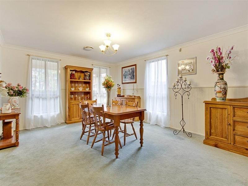 16 Arnold Janssen Drive, Beaumont Hills NSW 2155