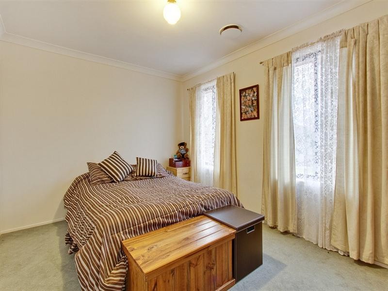 16 Arnold Janssen Drive, Beaumont Hills NSW 2155