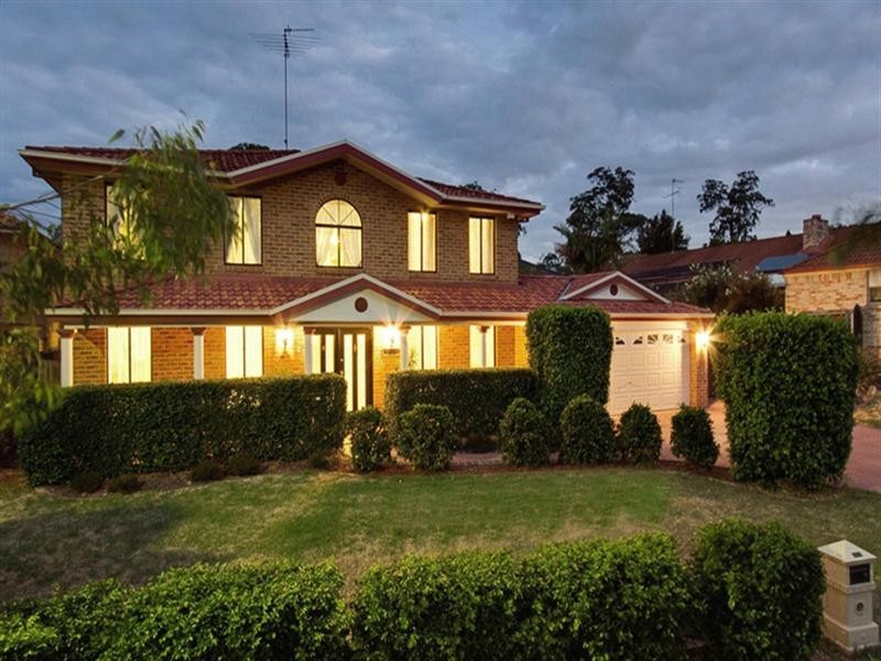 16 Arnold Janssen Drive, Beaumont Hills NSW 2155