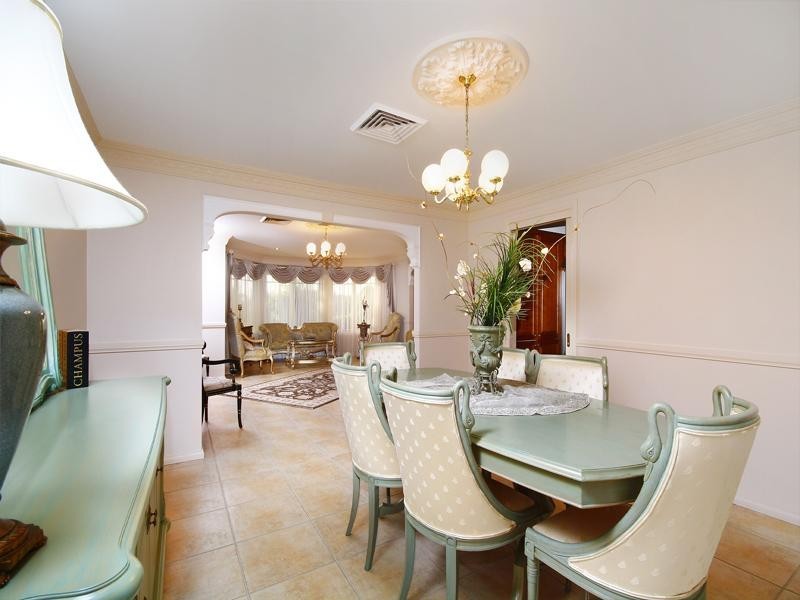 18 Gore Crescent, Bella Vista NSW 2153