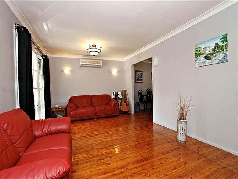 8 Peel Road, Baulkham Hills NSW 2153