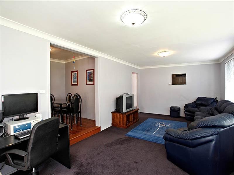 8 Peel Road, Baulkham Hills NSW 2153