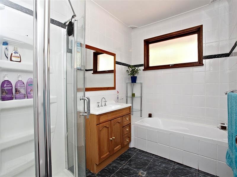 8 Peel Road, Baulkham Hills NSW 2153