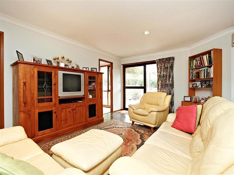 19 Colosseum Crescent, Baulkham Hills NSW 2153