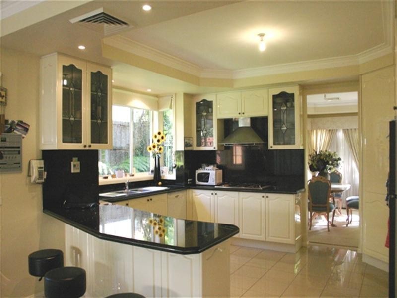 2 Tallowood Grove, Beaumont Hills NSW 2155