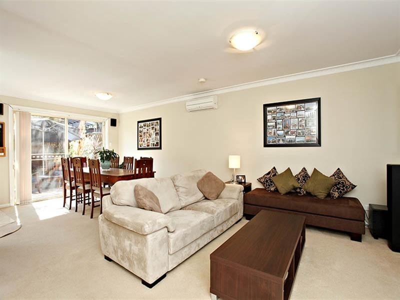 2/30 Christopher Street, Baulkham Hills NSW 2153