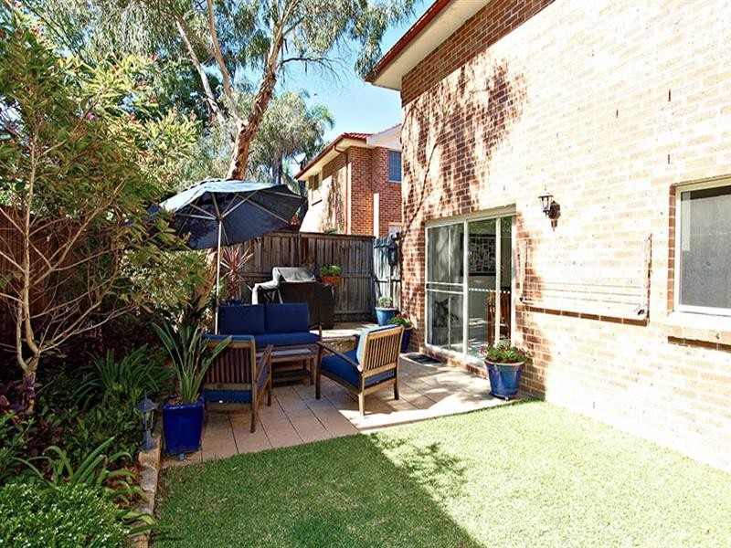 2/30 Christopher Street, Baulkham Hills NSW 2153