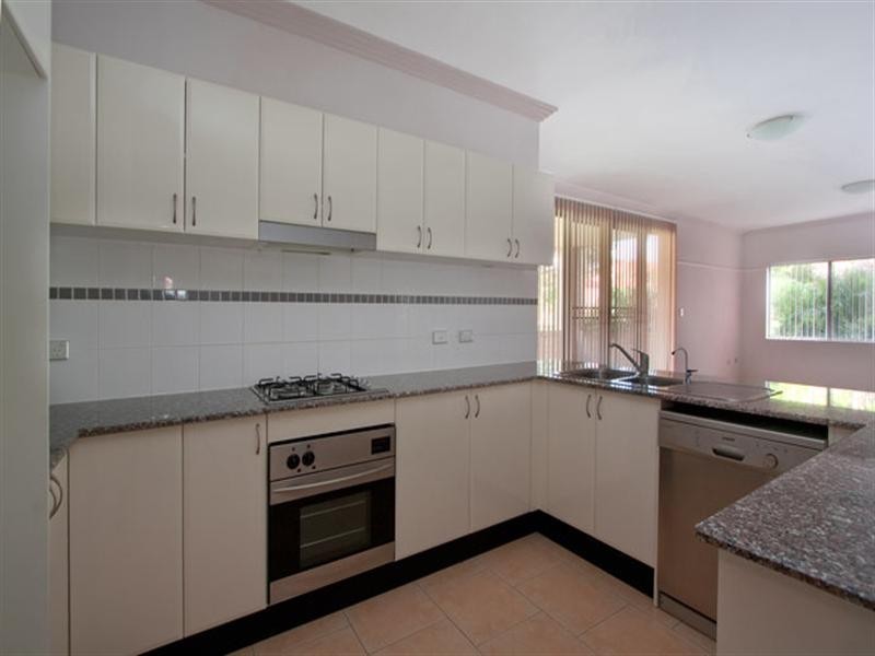 4/12-18 Conie Avenue, Baulkham Hills NSW 2153