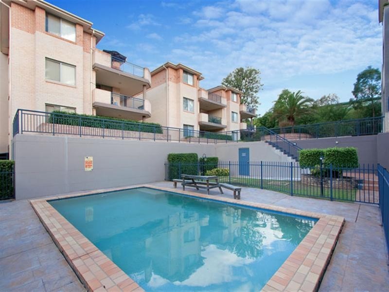 4/12-18 Conie Avenue, Baulkham Hills NSW 2153