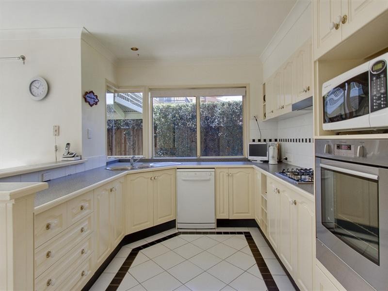 2 Sirrius Close, Beaumont Hills NSW 2155
