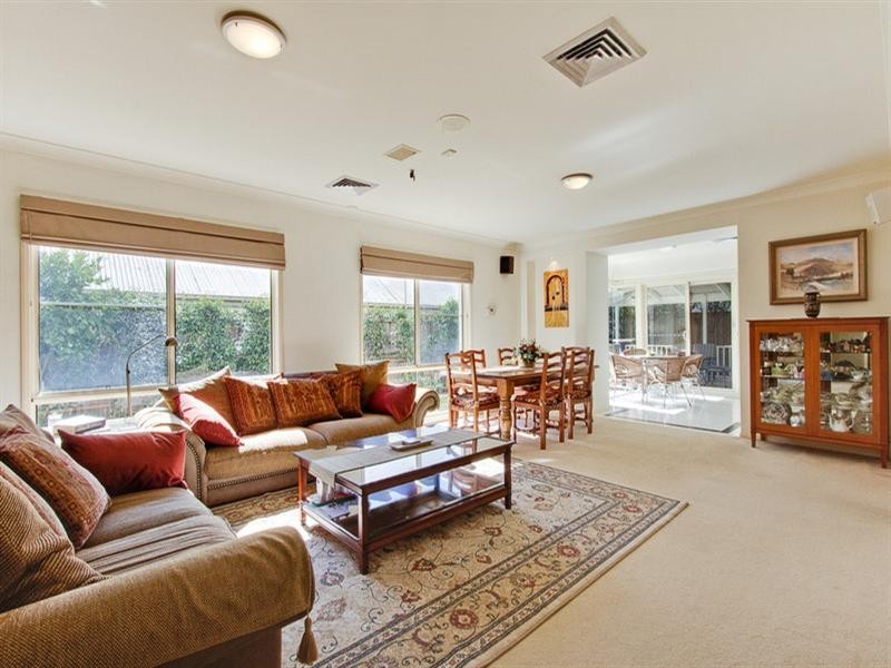 2 Sirrius Close, Beaumont Hills NSW 2155