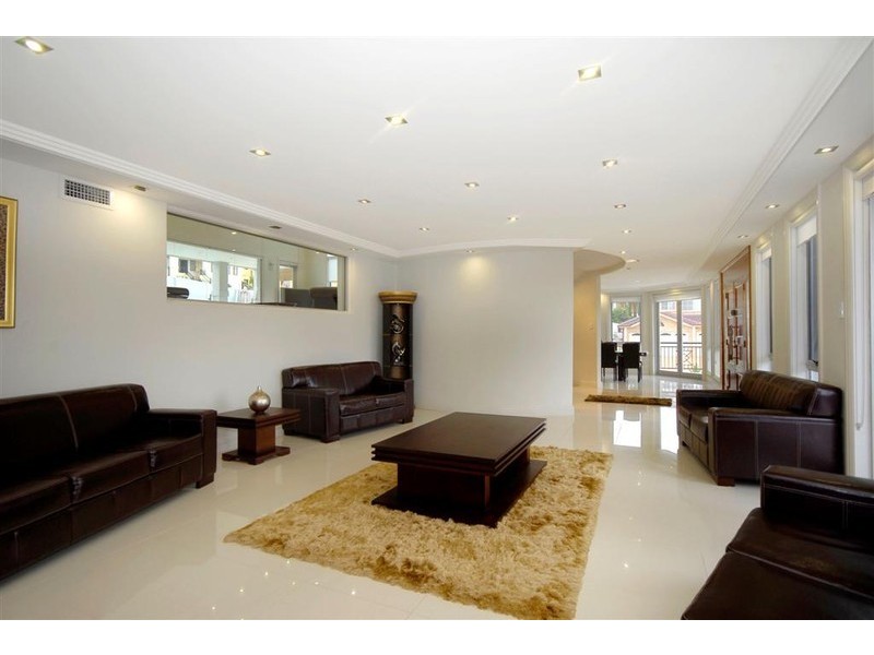 1 Lanark Court, Castle Hill NSW 2154