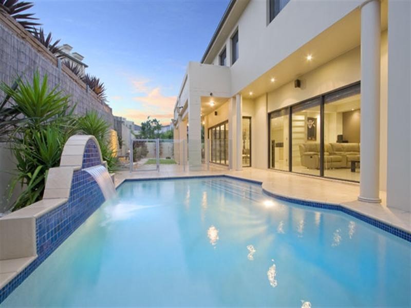 19 Pipersbrook Crescent, Bella Vista NSW 2153