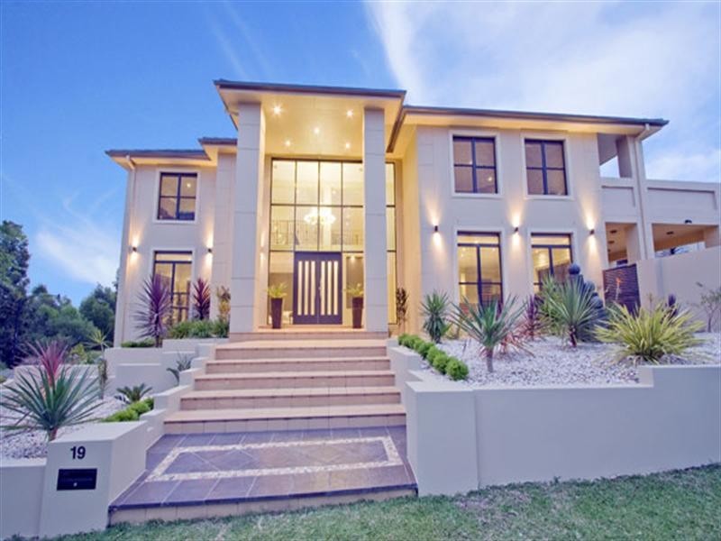 19 Pipersbrook Crescent, Bella Vista NSW 2153