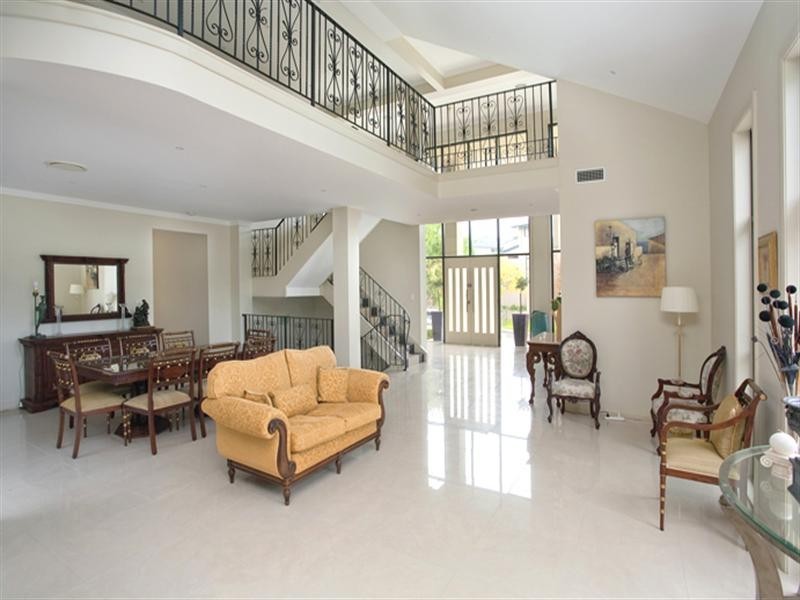 19 Pipersbrook Crescent, Bella Vista NSW 2153