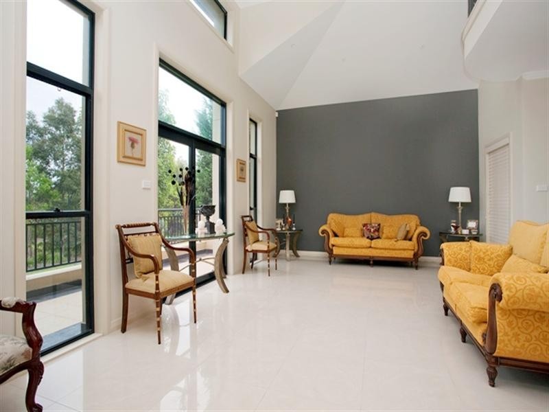 19 Pipersbrook Crescent, Bella Vista NSW 2153