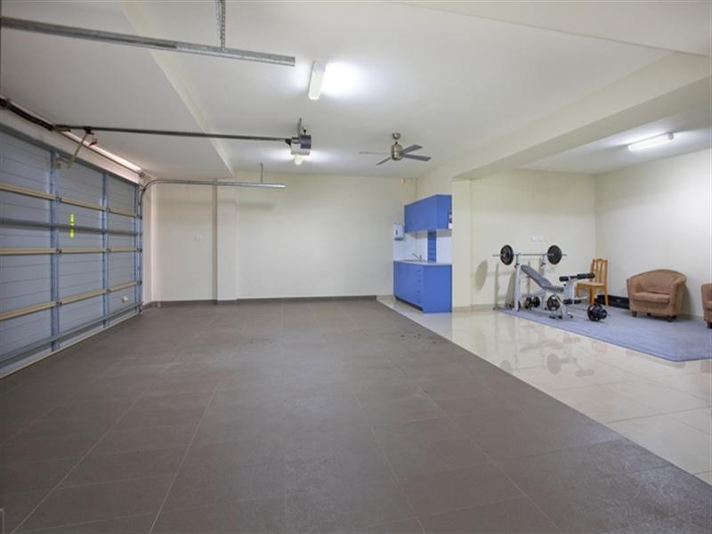 19 Pipersbrook Crescent, Bella Vista NSW 2153