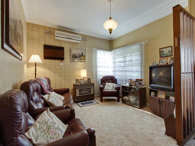 10 Nulang Street, Old Toongabbie NSW 2146