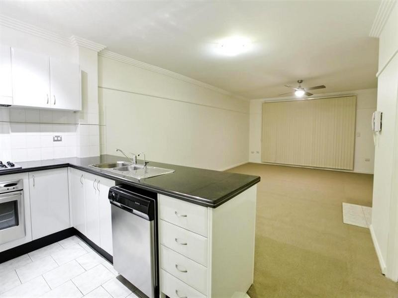 1/392 Windsor Road, Baulkham Hills NSW 2153
