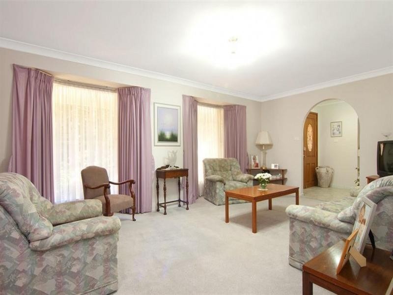 35 Crestwood Drive, Baulkham Hills NSW 2153