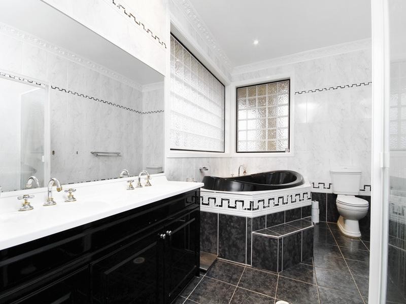 5 Crown Mews, Bella Vista NSW 2153