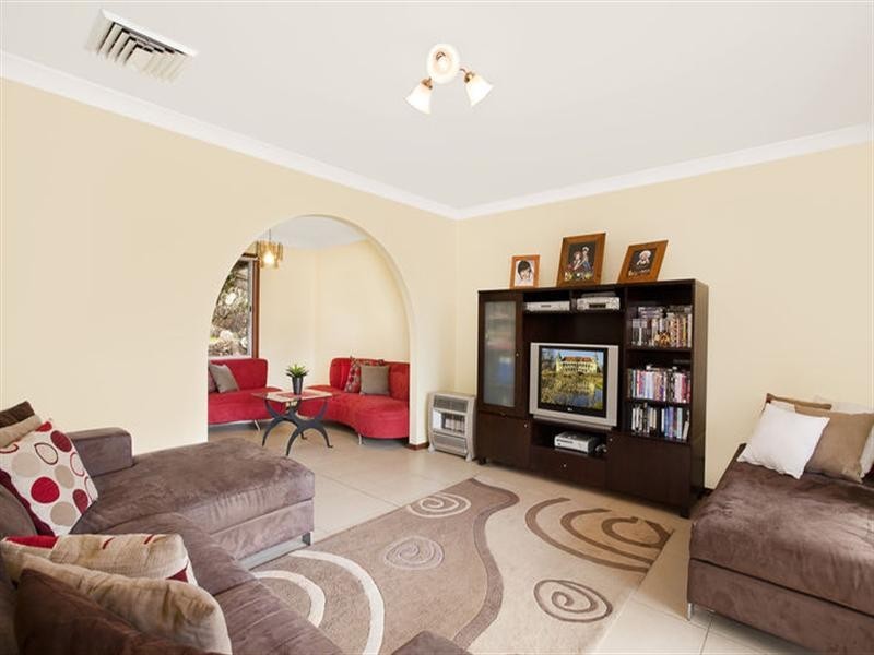 6 Albion Place, Baulkham Hills NSW 2153