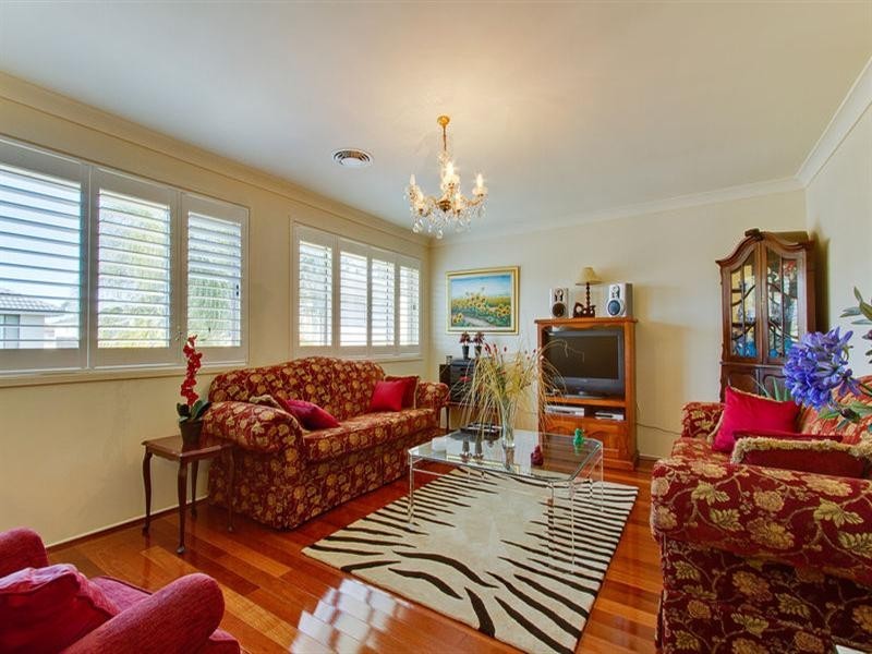 8 Wedge Place, Beaumont Hills NSW 2155