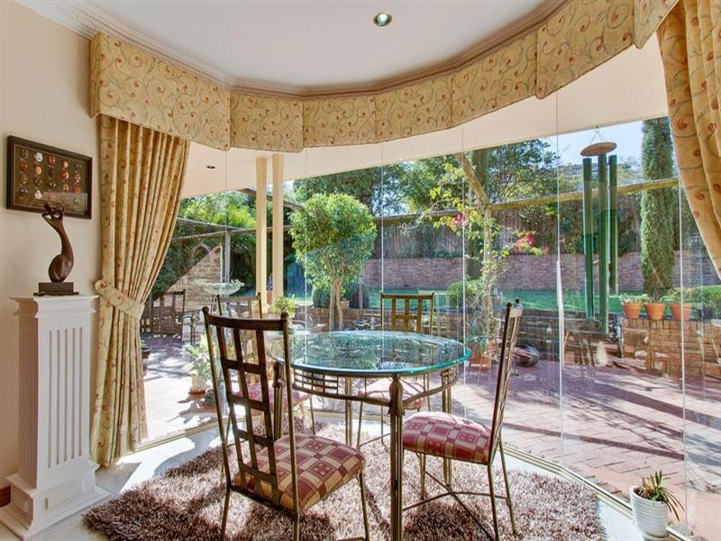 16 Carnarvon Avenue, Glenhaven NSW 2156