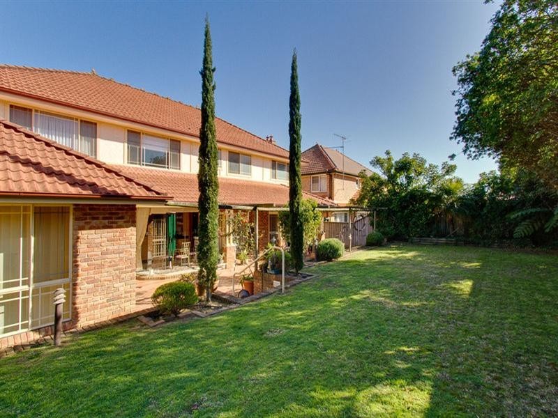 16 Carnarvon Avenue, Glenhaven NSW 2156