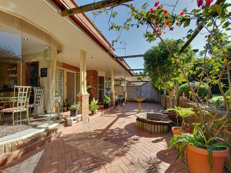 16 Carnarvon Avenue, Glenhaven NSW 2156